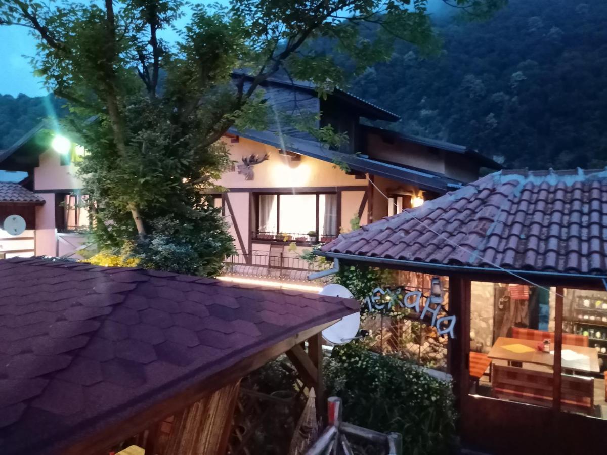 Кръчмъ При Байката Alpin Hotel Ribarica Exterior photo